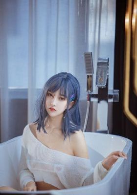 美女露100%_BD英语高清视频观看