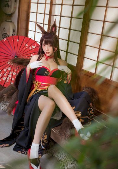 欧美丰满大BBWHD_十万网红美女美酱