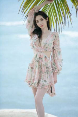 日韩丝袜美女在线播放视频_1080P超清免费观看