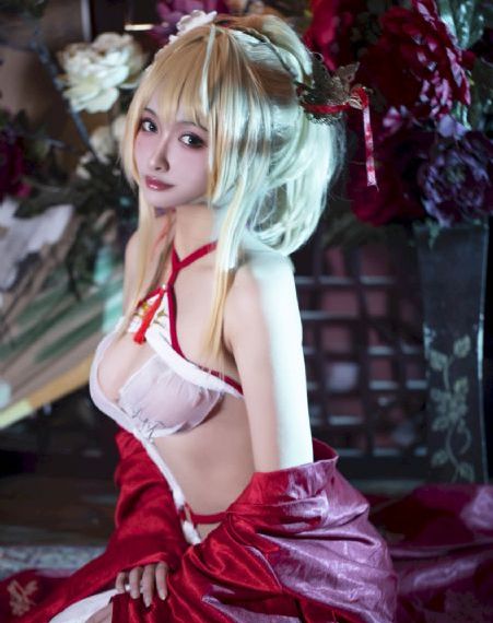 偷玩朋友的丰满人妻好紧_国产剧高清完整版
