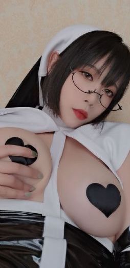 一把扯下肚兜含着双乳_BD国语动漫免费观看